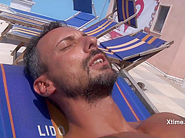 Silvia Lamberti Scopata A Bordo Piscina
