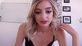 Skinny webcam skank with small tits