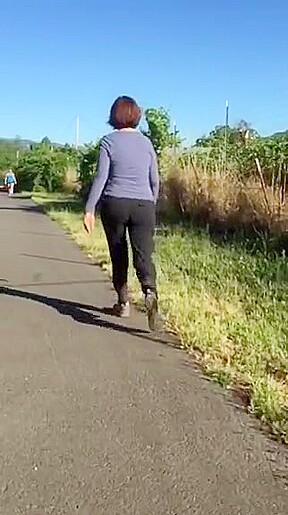 Slender plump butt mature gilf