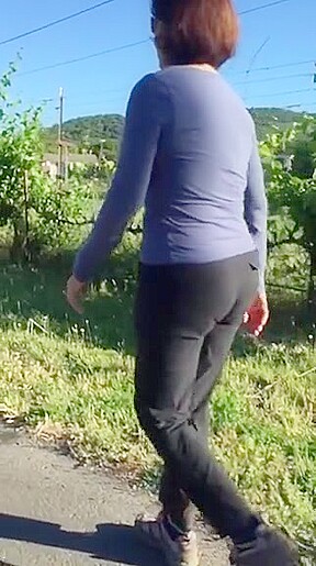 Slender plump butt mature gilf