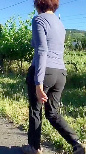 Slender plump butt mature gilf
