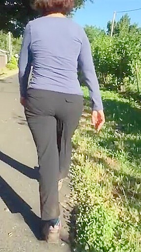 Slender plump butt mature gilf