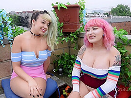 Slut Defeats Squirt Virgin with PEE - PissVids
