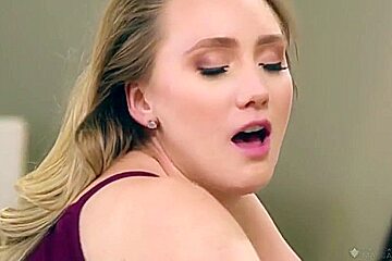 Spellbinding Peach Shows Up In Jaw-dropping Sex Video