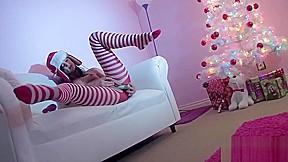 Squirting Christmas moments with sexy Lily