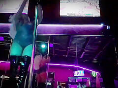 Stripper With Big Ass Teases Audience
