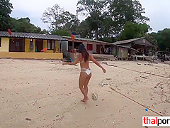 Thai teen 18+ Plays With Vibrator Infront Of Her Boyfriend