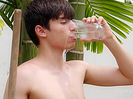 The Thirsty Gardner Gay Sex - BoyFun