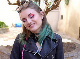 Trixy, 21, make-up artist in Bordeaux!
