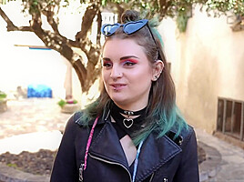 Trixy, 21, make-up artist in Bordeaux!