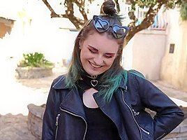 Trixy, 21, make-up artist in Bordeaux!