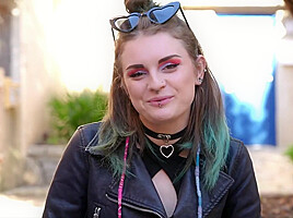 Trixy, 21, make-up artist in Bordeaux!
