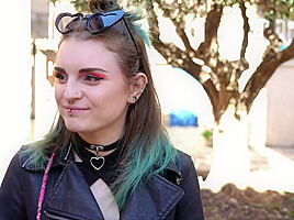Trixy, 21, make-up artist in Bordeaux!