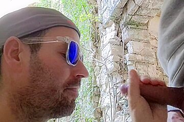 Un Touriste Francais Ce Fait Sucer Par Un Croate Dans Un Fort En Ruine