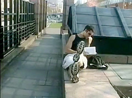 Underft - Sean's hot feet - 1
