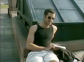 Underft - Sean's hot feet - 1