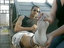 Underft - Sean's hot feet - 1