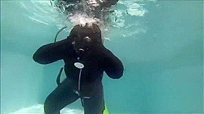Underwater in Gas Mask