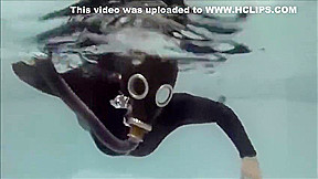 Underwater in Gas Mask
