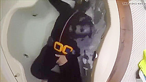 Underwater in Gas Mask