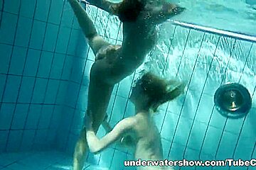 UnderwaterShow Video: Zuzana and Lucie