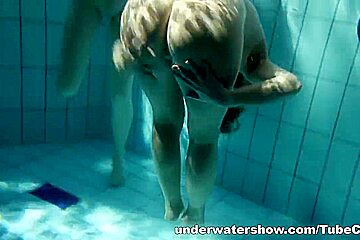 UnderwaterShow Video: Zuzana and Lucie