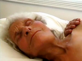 Very old grandma - VipVideos88 Org
