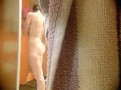 Video peeping in the womens shower10226