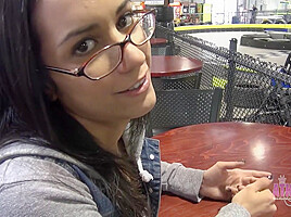 Virtual Date With Tia Cyrus 1/3