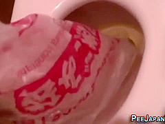 Watersports Asian Pissing