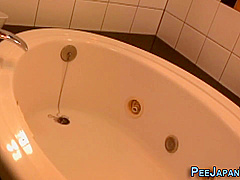 Watersports Asian Pissing