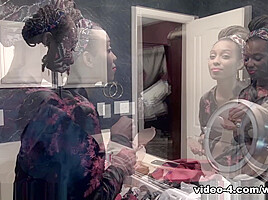 We meet Saf while doing makeup