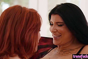 Wet Milf Got Fucked By Horny Shemale