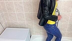 Wetting Clothes-instagram: Claudiamacc7