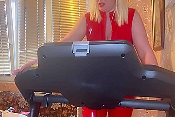 Workout Multiple Pee And Quick Bathroom Masturbation