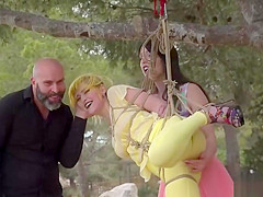 Yellow hair slut anal fucked outdoor