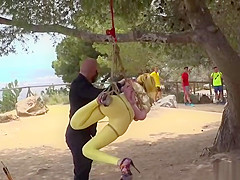 Yellow hair slut anal fucked outdoor