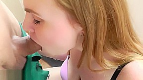 Young slut Masturbates and gives a fuck to her mouth to a stranger