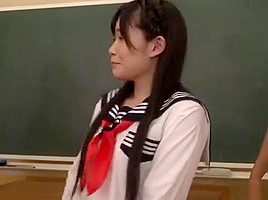 Yui Makes A Good Impresson At School