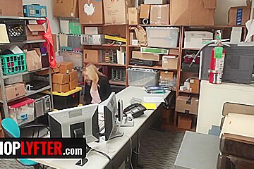 Zoe Parker In Case No