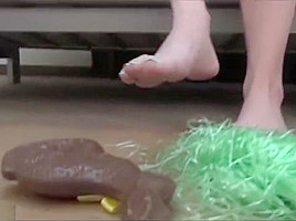 barefoot crush big blonde soles