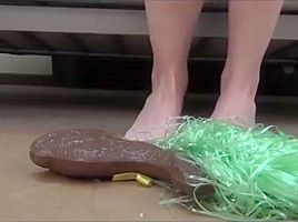 barefoot crush big blonde soles