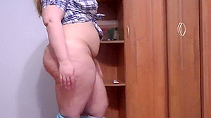 beautiful juicy fat lady with hairy pussy fucking with dildo