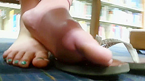 candid feet - wide soles