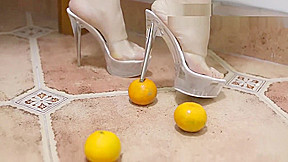 chinese girl crush oranges