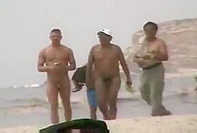cute wht homo cpl pick-up big blk chap at in nature's garb beach