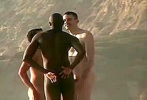 cute wht homo cpl pick-up big blk chap at in nature's garb beach