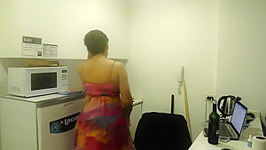 esposa ninfomana se coje al plomero , al cuГ+ado y al marido , 1