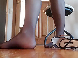 heels nelon feet