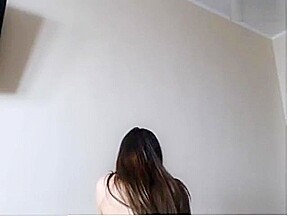 hot brunette camgirl